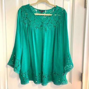 Zac & Rachel Woman Green Lace Boho Top